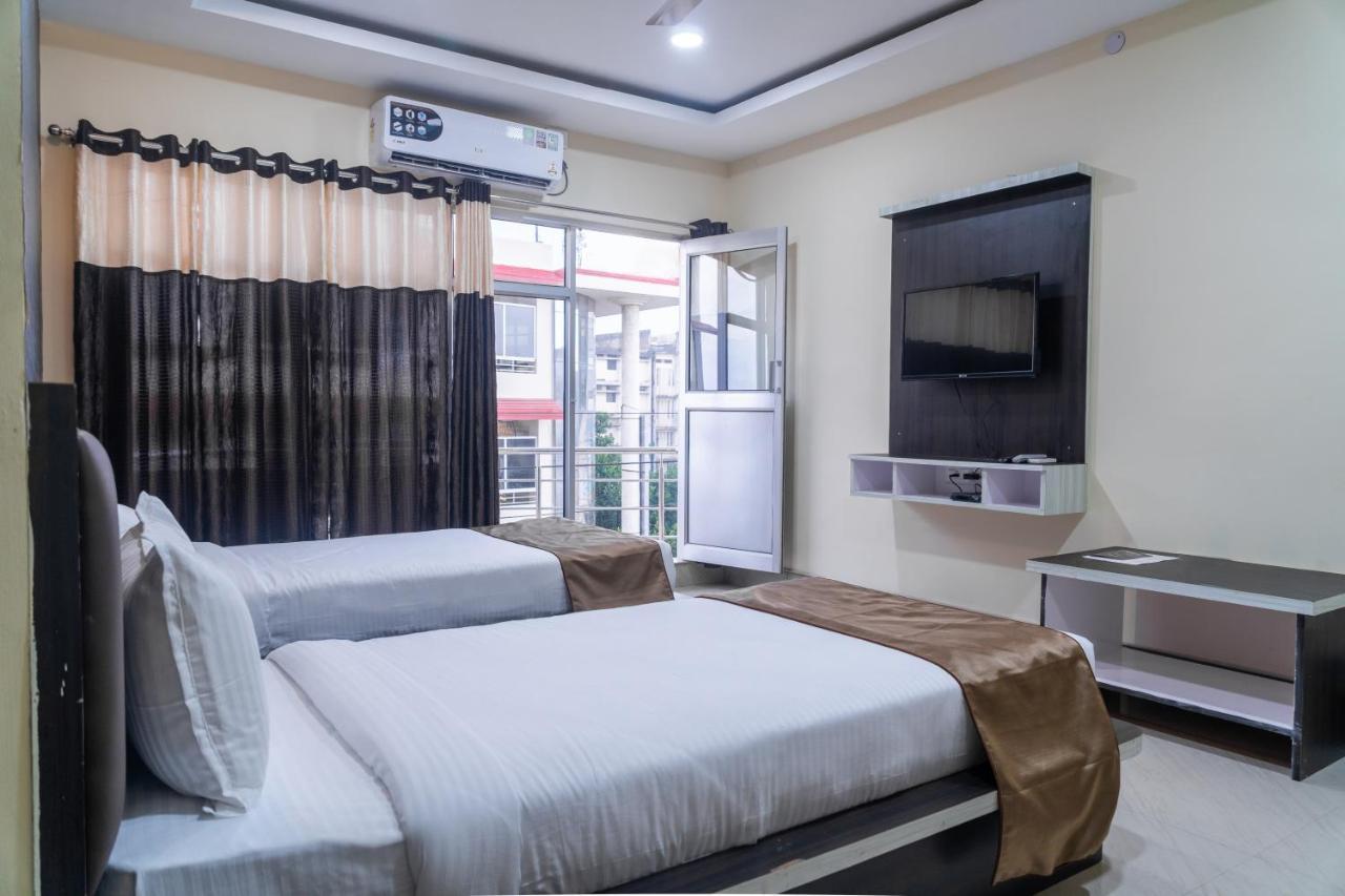 The Four Season Hotel Dimāpur Exteriér fotografie